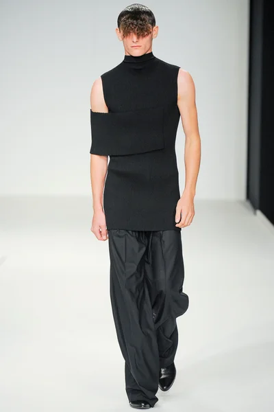 Look 15